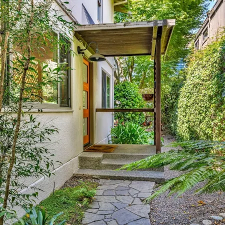 Mill Valley Apartment: Walking Distance to DT