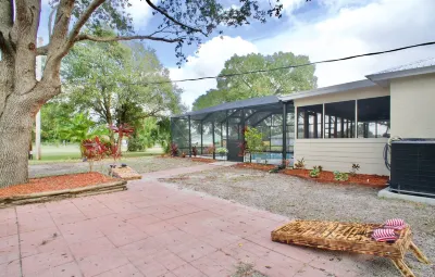 Florida Oasis *Gorgeous Heated Pool Home*