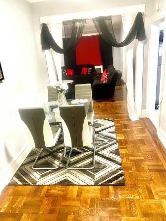 Luxurious 1-bedroom apartment in charming East Orange apartment with AC, WiFi…..