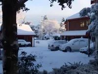 The Hobbit Motorlodge - parking