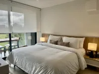Luxurious Mountain-View Room with Own Facilities in Rionegro, Colombia