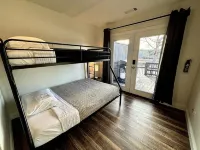 Lakefront Villa 4 / Dock Access