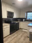 Spacious Beautiful Omaha Retreat - 2BR/1BA Apartment with All-Inclusive