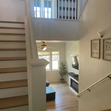 Charming and recently upgraded 3-bedroom townhome with AC in Flagstaff.