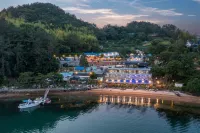 Geoje Island Jangmok Hawaii Pension (Caravan) - Pet Friendly