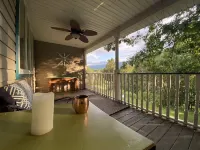 Quiet Mountain View Art House - Up on a hill - Round Top!