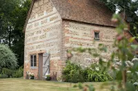 The Dovecote, Historic Cottage in a Peaceful Garden Hôtels à : 