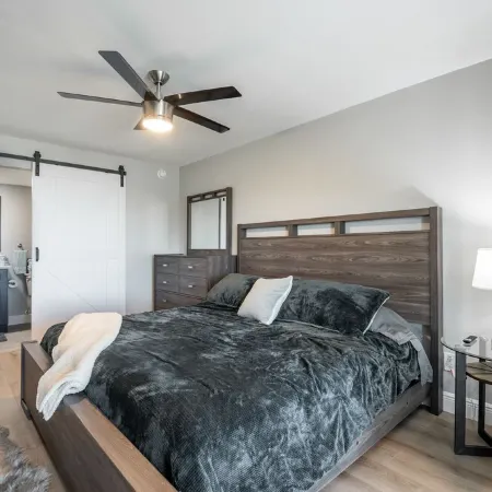 Waterfront Gorgeously Updated Apartment 2 Bed