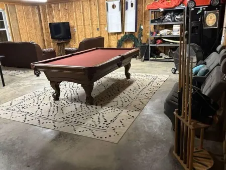 Lake Gaston Offshore Oasis! Cabin on huge property