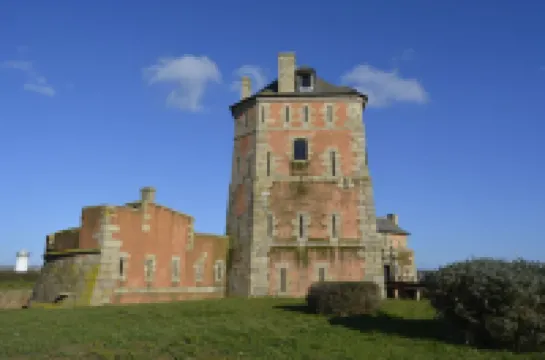 House 5 Bedrooms, 2 bathrooms, enclosed garden 800m from Morgat beach