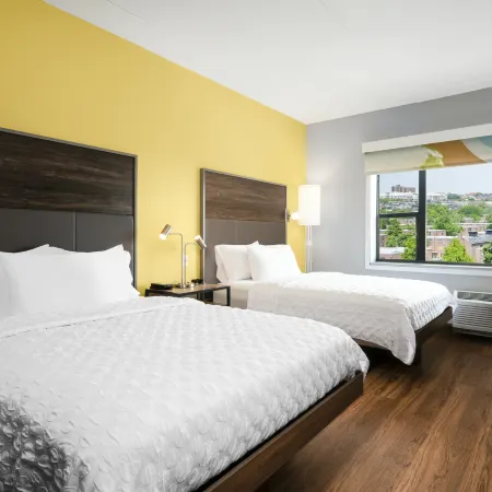 Tru by Hilton Baltimore Harbor East