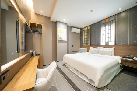 Almond Hotel Busan Station Отели рядом с достопримечательностью «Songdo Cloud Trails»