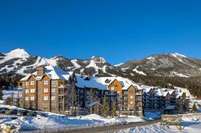 Glacier Mountaineer Lodge