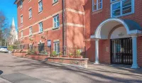 Spacious 3-Bedroom Luxury Home with Garden – North London Retreat 알렉산드라 궁 주변 호텔