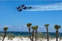 Charming 2-bedroom Portofino condo, amazing views on delightful Pensacola Beach