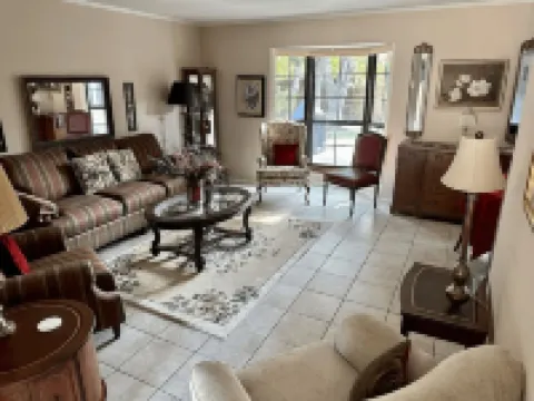 Relaxing House Near Beach Sleeps 8