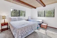 Lakeview Fishing House #121 Hotels in Fawnskin