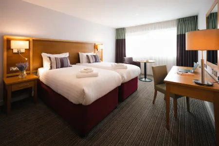 Aspect Hotel Park West Отели в г. Lucan