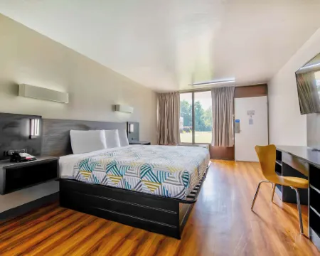 科尼爾斯6號汽車旅館 科尼爾斯酒店