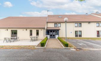 Kyriad Chantilly Nord - Saint-Maximin
