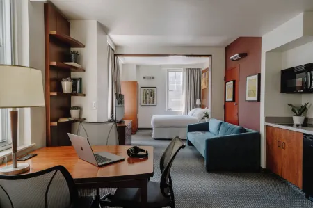 Club Quarters Hotel in Philadelphia