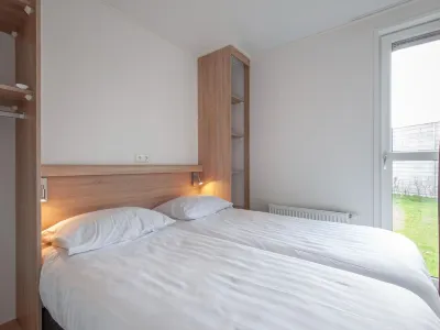 Comfy Lodge with Combi-Microwave, Beach at 500 m Hotels in 