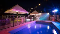 Gladstone Reef Hotel Motel - Swimmingpools