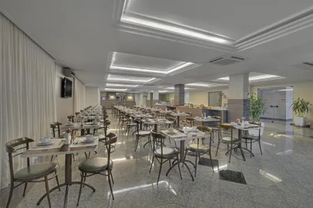 Astron Suítes São José Dos Pinhais by Nobile Отели в г. Сан-Жозе-дус-Пиньяйс