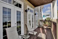 Glory Daze Beach House by Panhandle Gateways Hotel di Sunnyside