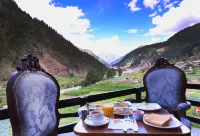 Mount Feast Hotel Hotel di Naran