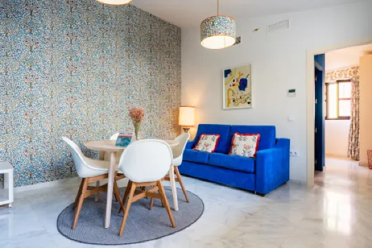 Smartr Sevilla Las Dueñas Отели рядом с достопримечательностью «Мост Баркета»