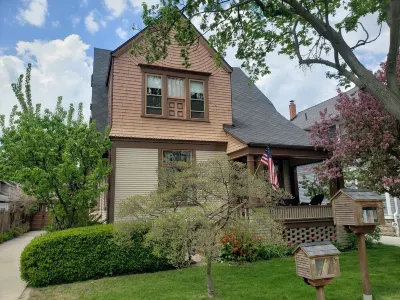 Historic 1875 Victorian-Pear Tree Manor - close to downtown, Lake Huron, & river Hotels near Blue Water Bridge