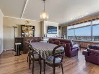 Authentic Marina View Stay