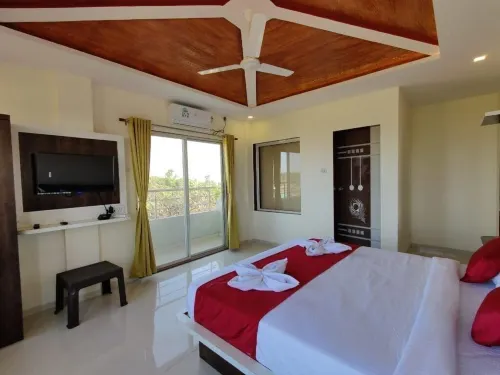 Hotel Nisarg Hotels in Dhangarwadi