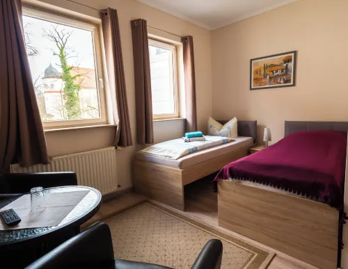 Pension am Schloss Hotels in Motzen