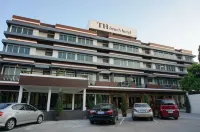 TH Beach Hotel Các khách sạn ở Hua Hin