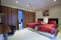 Sapphire - Spacious Apartment Near the Sea
