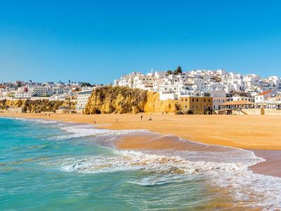 Albufeira Palm Tree With Pool by Homing
