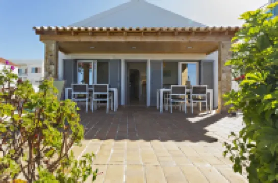 Villa Lydia in Faro With 3 Bedrooms and 1 Bathrooms
