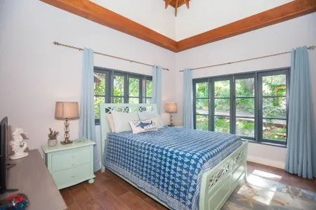 Casa Catarata 3 Bedroom Home by Redawning