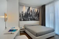 Embassy Hotel & Spa - balcony