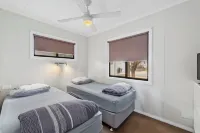 Big4 Ingenia Holidays Wagga Wagga Hotels in Lake Albert