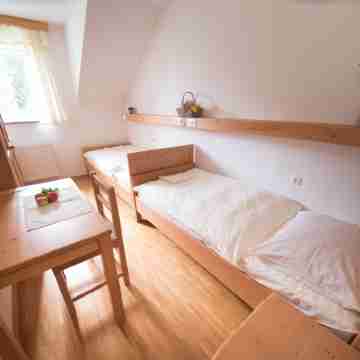 Tourist Farm Pr'Dovar Rooms