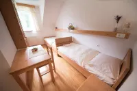 Tourist Farm Pr'Dovar Hotels in Godic