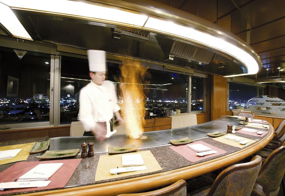 2. 호텔 뉴 오미..