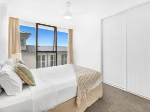 Albatross North Apartments