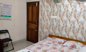 Hotel Charu