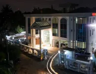 Maxlot Hotel Отели рядом с достопримечательностью «Университет Докса Опен в Абро Медия Кампус»