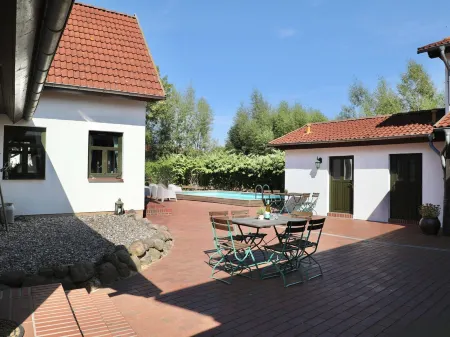 Studio in Dargun Mit Pool am Kummerower See