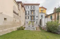 Pozzo Vertical Apartment with Garden and Parking by Rent All Como